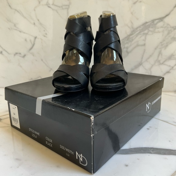 New Direction Sandal Wedge - Picture 3 of 5